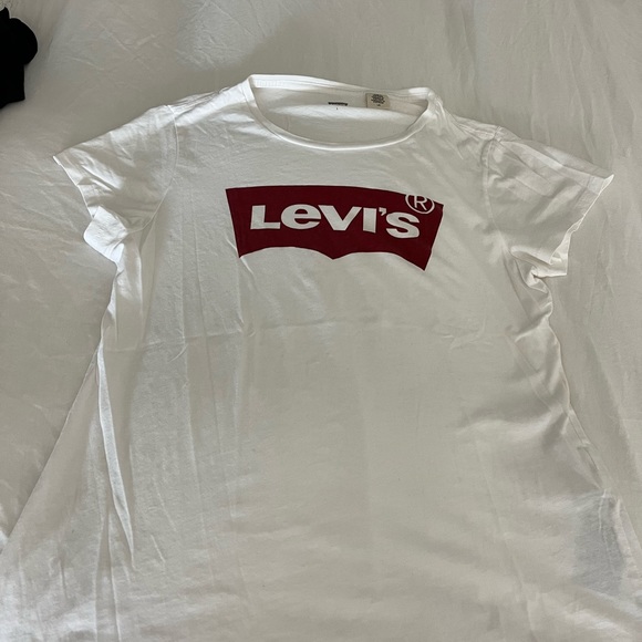 Levis tshirt - Picture 4 of 5